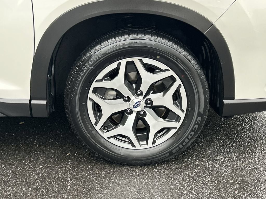 Certified 2023 Subaru Forester Premium AWD/4WD image 13
