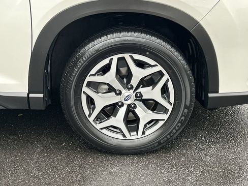 Certified 2023 Subaru Forester Premium AWD/4WD image 13