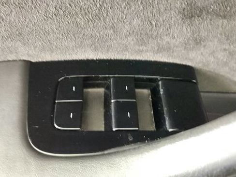 Used 2019 Tesla Model 3 RWD image 10