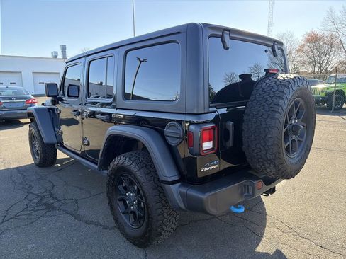 Used 2024 Jeep Wrangler Unlimited AWD/4WD image 3