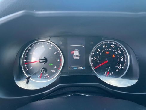 Used 2022 Toyota RAV4 LE image 22