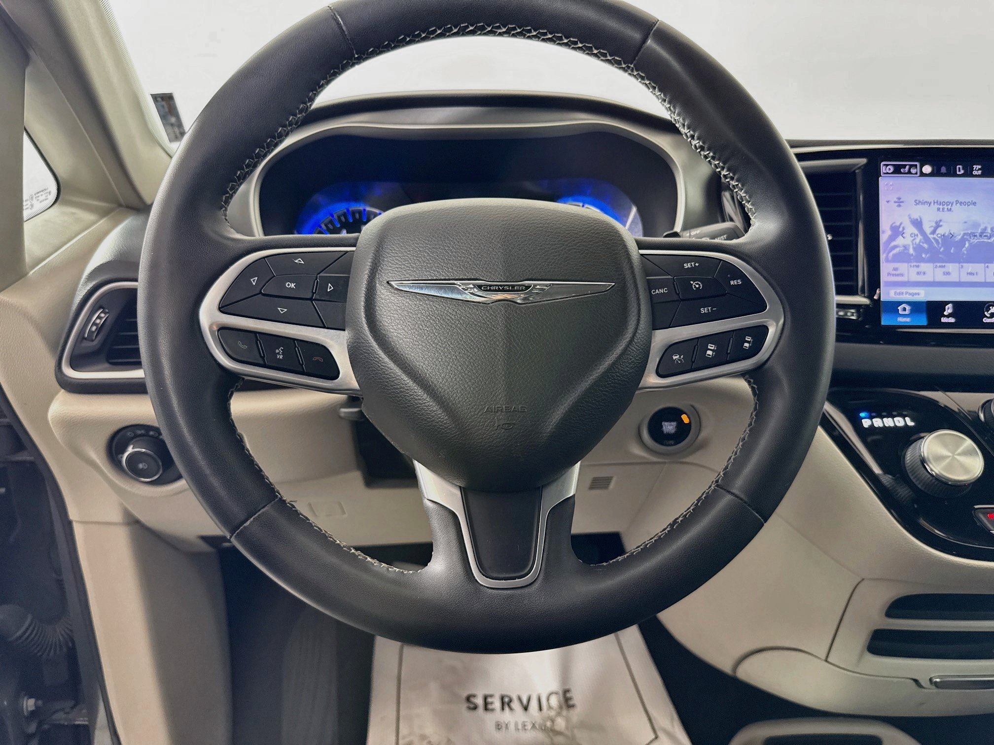 Used 2022 Chrysler Pacifica Touring-L FWD image 12