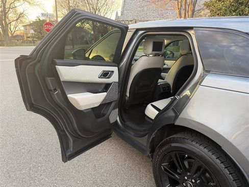 Used 2018 Land Rover Range Rover Velar R-Dynamic SE AWD/4WD image 24