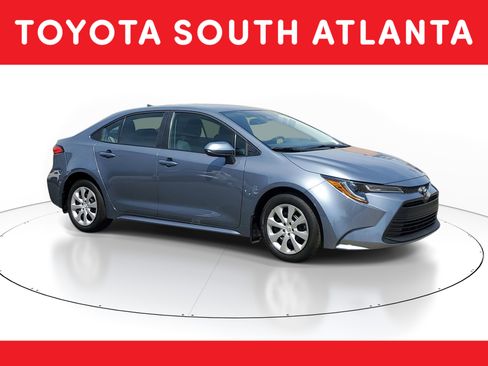 Used 2025 Toyota Corolla LE image 1