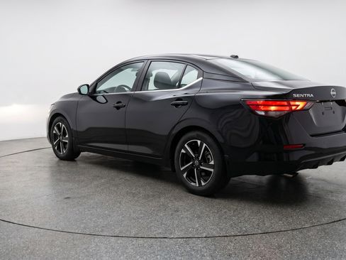 Used 2025 Nissan Sentra SV FWD image 6