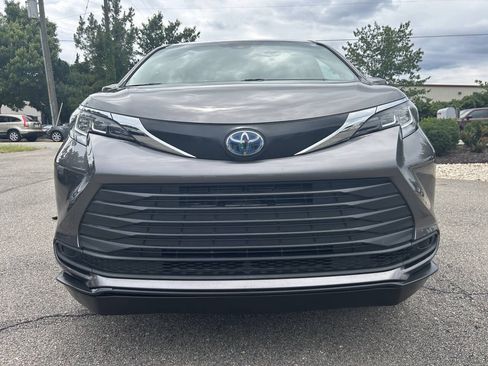 Used 2022 Toyota Sienna LE FWD image 15