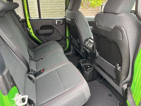 New 2025 Jeep Gladiator Rubicon w/ Convenience Group image 14