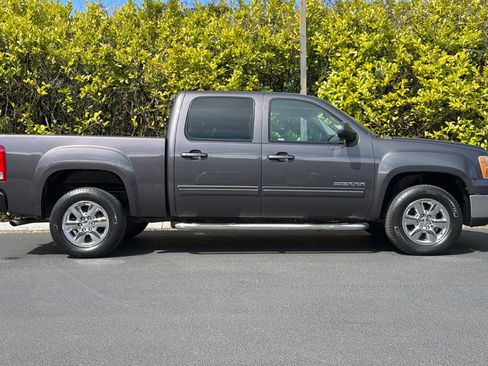 Used 2011 GMC Sierra 1500 SLT w/ SLT Convenience Package image 3