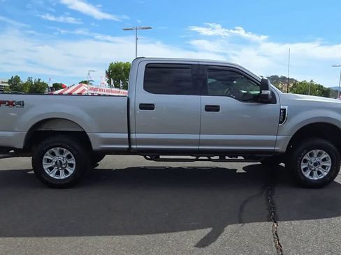 Used 2022 Ford F250 XLT w/ FX4 Off-Road Package AWD/4WD image 9