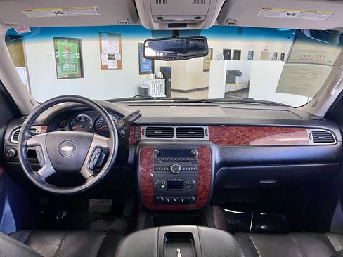 Used 2013 Chevrolet Avalanche LT w/ Texas Edition image 10