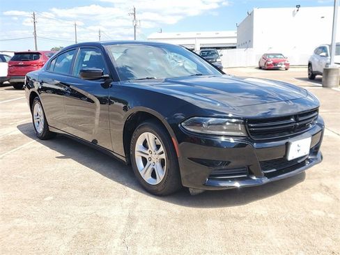 Used 2023 Dodge Charger SXT image 2