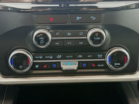 Used 2023 Ford Expedition Max XLT image 18