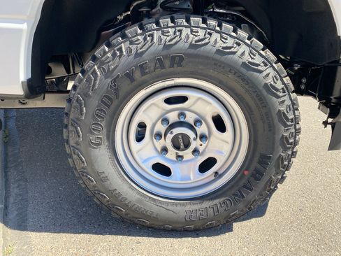 New 2026 Ford F350 XL w/ XL Off-Road Package AWD/4WD image 2