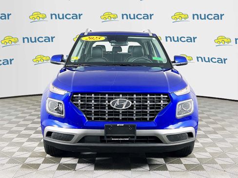 Certified 2025 Hyundai Venue Limited FWD image 2
