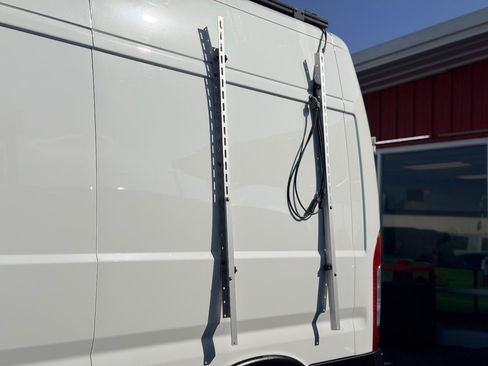 Used 2021 RAM ProMaster 2500 FWD image 9