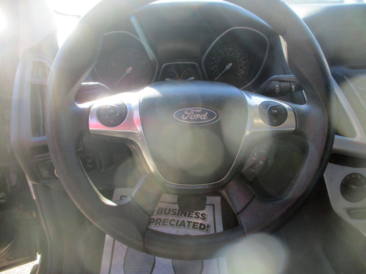 Used 2012 Ford Focus SE FWD image 12