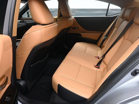 Used 2023 Lexus ES 250 w/ Premium Package AWD/4WD image 12