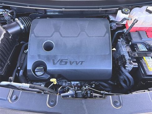 Used 2023 Chevrolet Traverse LS w/ Safety Package image 28