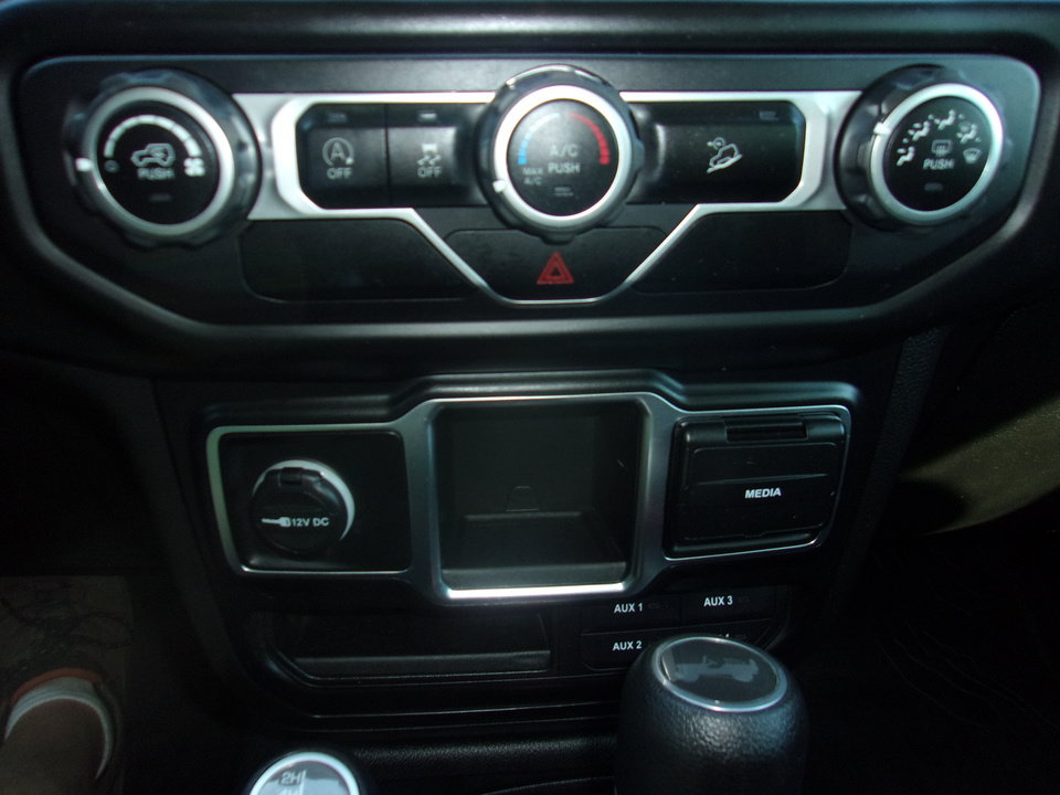 Used 2021 Jeep Wrangler Sport AWD/4WD image 15