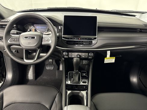 New 2026 Jeep Compass Latitude image 12