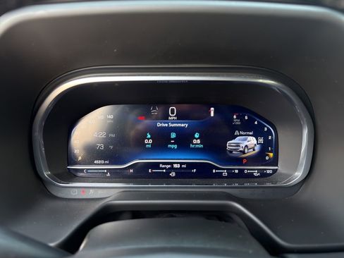 Used 2023 Chevrolet Suburban Premier image 11