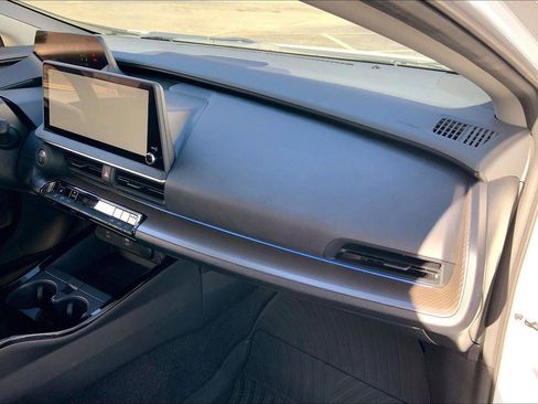 Used 2024 Toyota Prius XLE image 15