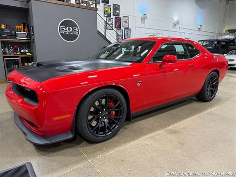 Used 2015 Dodge Challenger SRT Hellcat RWD image 1