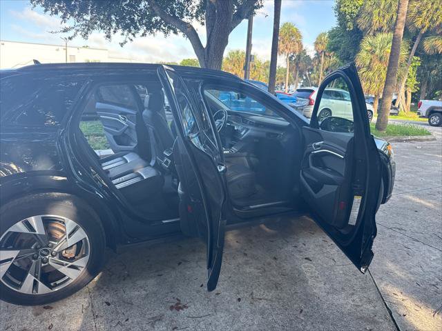 Used 2021 Audi e-tron Premium w/ Convenience Plus Package AWD/4WD image 14