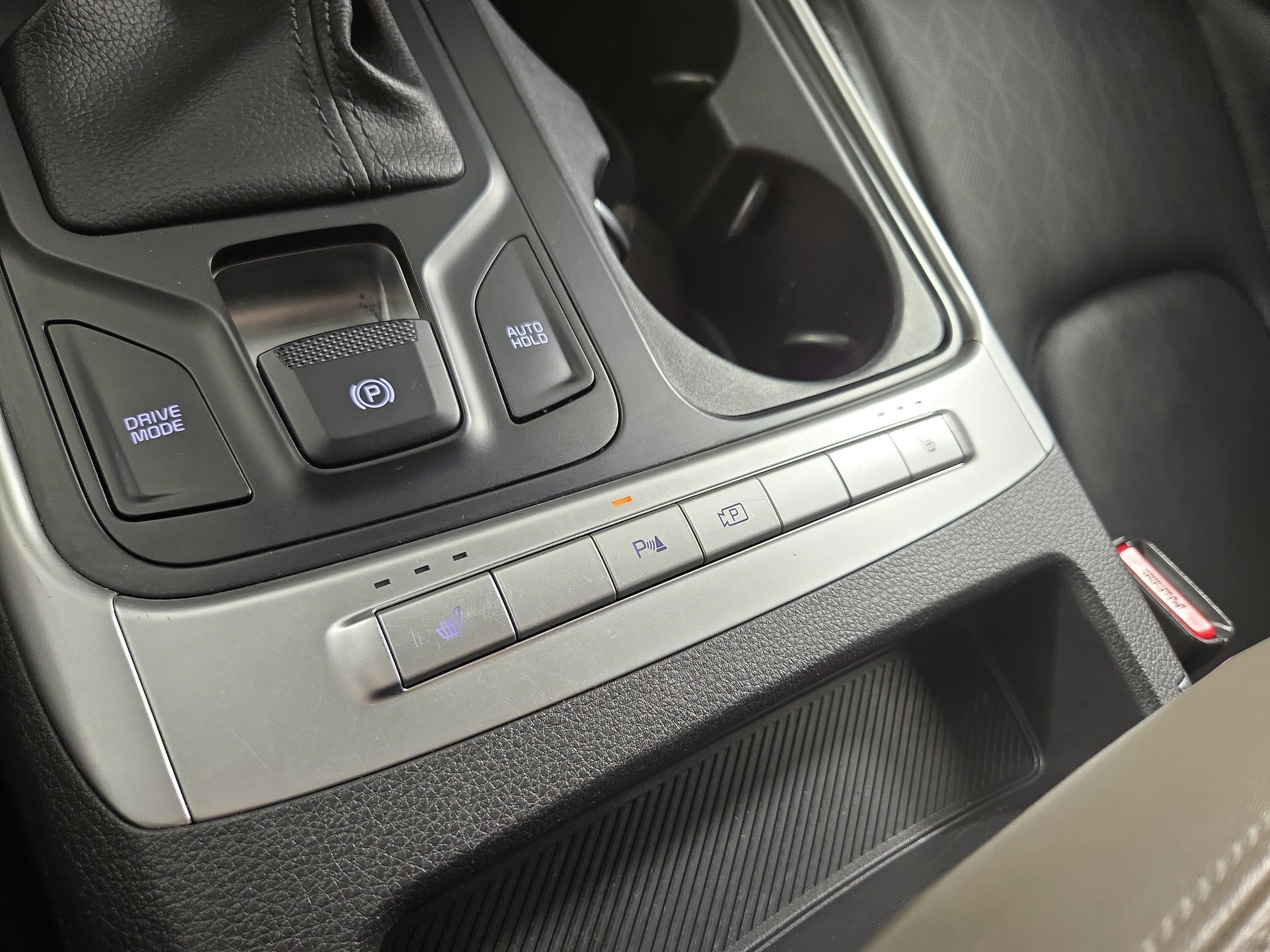 Used 2025 Kia Carnival FWD image 28