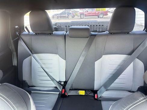 Used 2025 Toyota Tacoma TRD Off-Road image 38