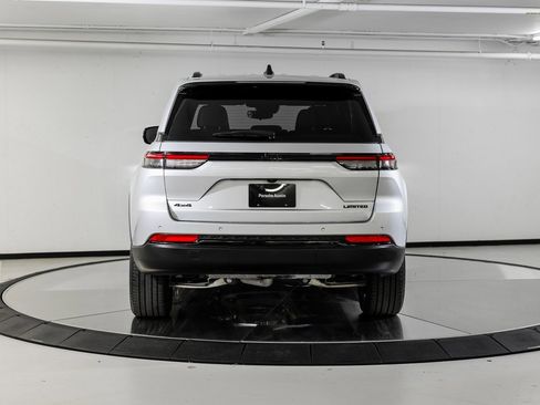 Used 2024 Jeep Grand Cherokee Limited w/ Black Appearance Package image 6