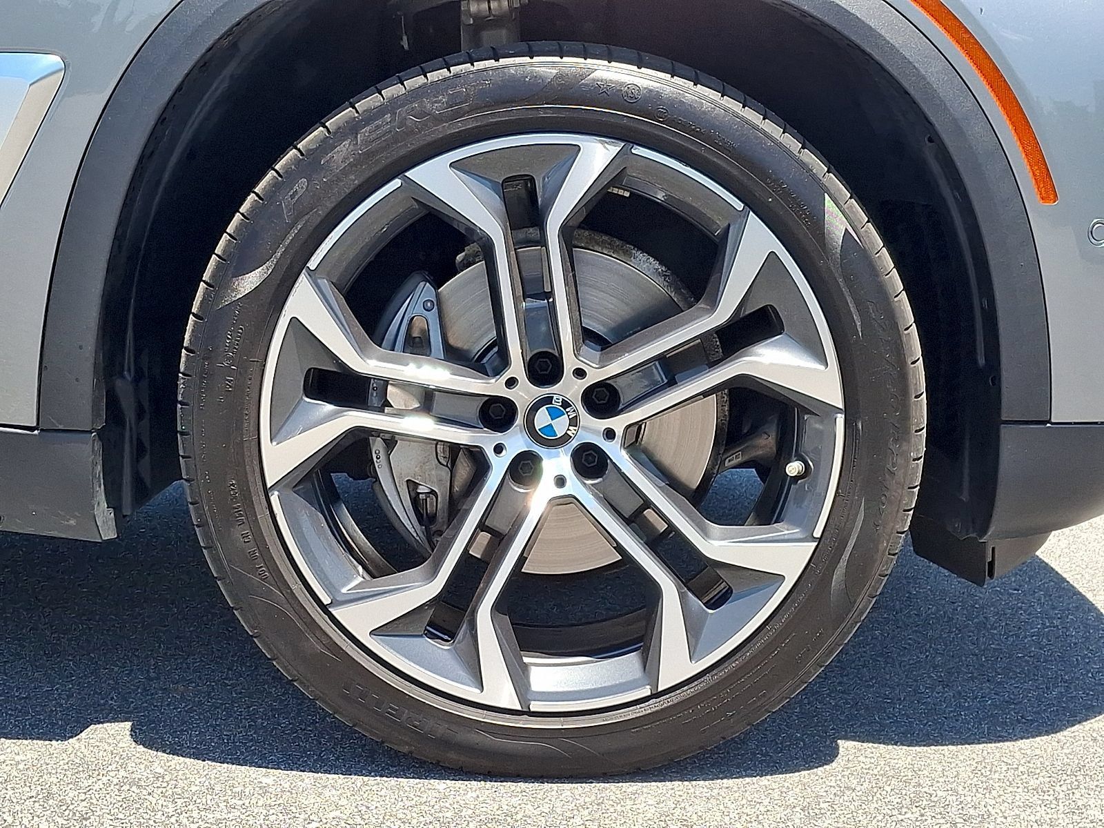 Used 2024 BMW X5 xDrive40i w/ Premium Package AWD/4WD image 8