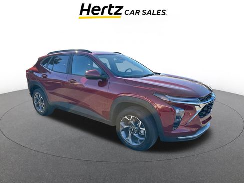 Used 2025 Chevrolet Trax LT w/ LT Convenience Package image 1