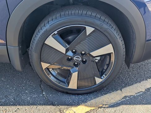 Certified 2025 Nissan Kicks SR image 10