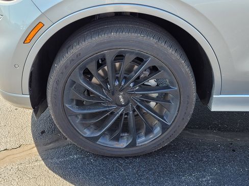 Used 2024 Lincoln Aviator Reserve w/ Equipment Group 201A image 11