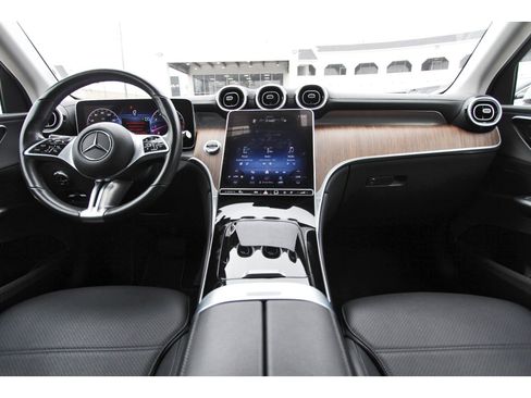 Used 2023 Mercedes-Benz GLC 300 image 11