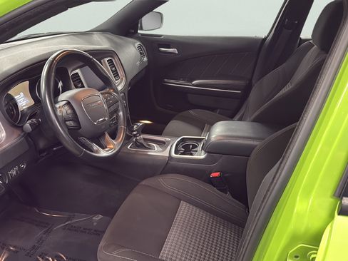 Used 2023 Dodge Charger SXT RWD image 10