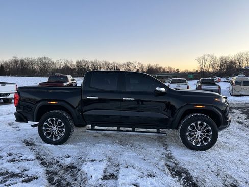 Used 2023 GMC Canyon Denali image 11