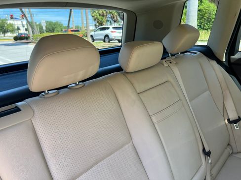 Used 2015 Mercedes-Benz GLK 350 2WD image 30