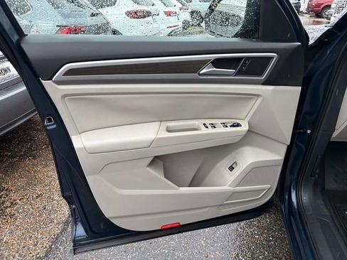 Used 2019 Volkswagen Atlas SE FWD image 24