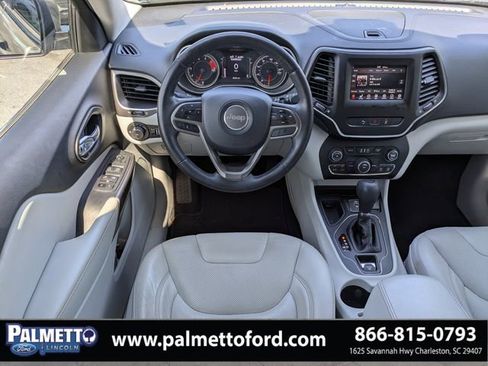 Used 2020 Jeep Cherokee Latitude Lux w/ Quick Order Package 26H Lux FWD image 16