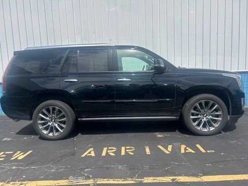 Used 2020 Cadillac Escalade Platinum w/ Escalade Sport Edition AWD/4WD image 2