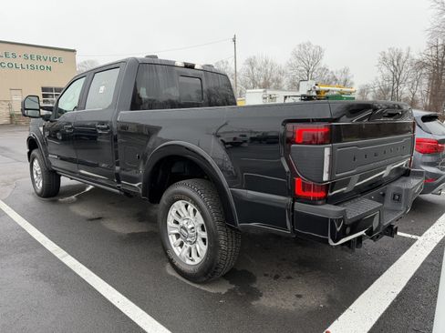 Used 2022 Ford F250 Limited image 3