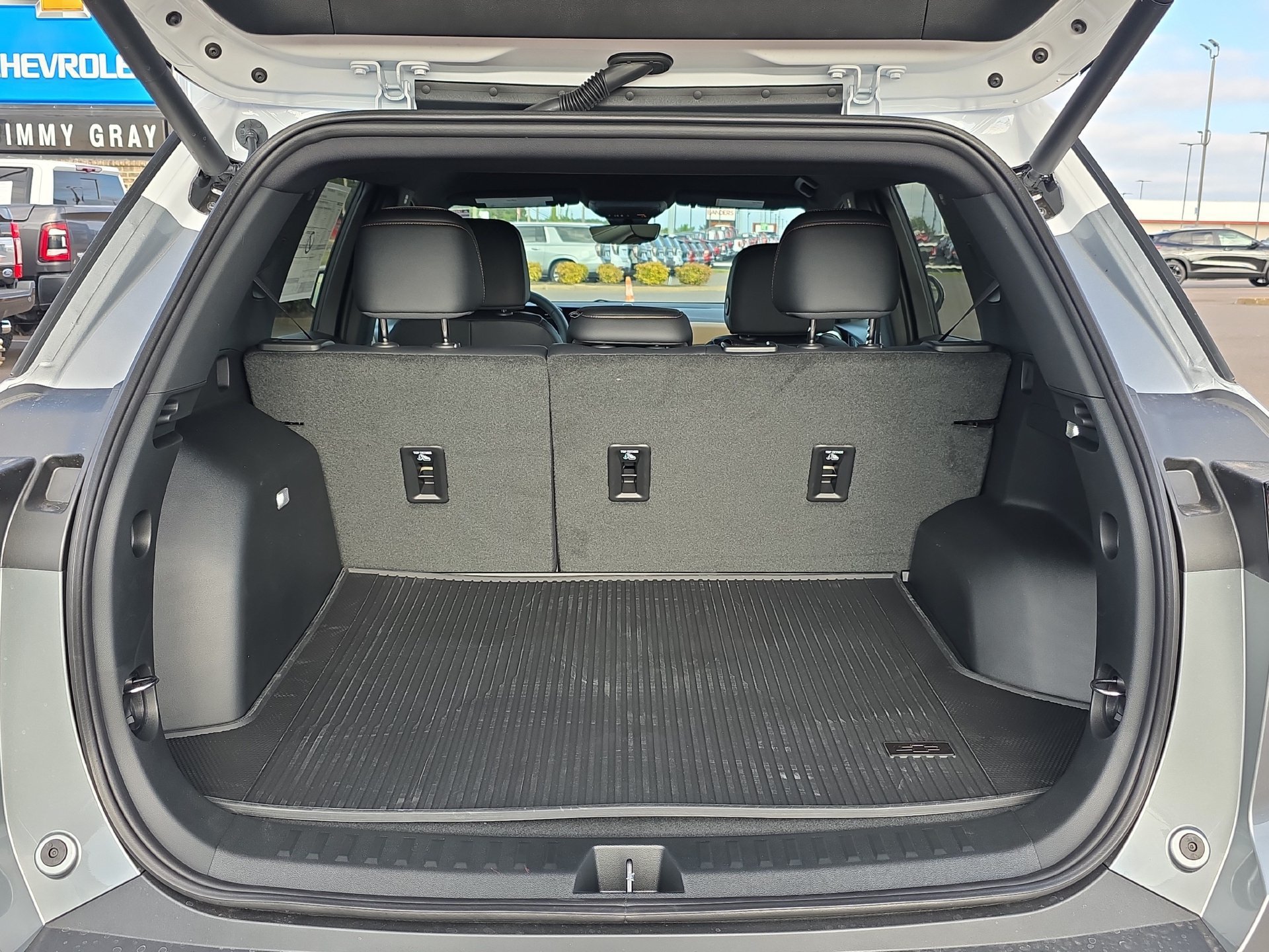 New 2027 Chevrolet Equinox ACTIV w/ Safety and Technology Package AWD/4WD image 4