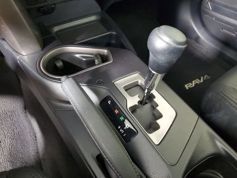 Used 2018 Toyota RAV4 XLE AWD/4WD image 29