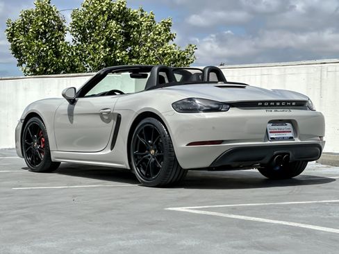 Used 2022 Porsche 718 Boxster S RWD image 3