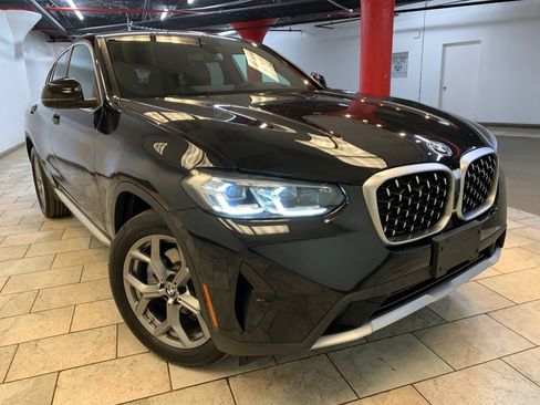 Used 2025 BMW X4 xDrive30i w/ Premium Package AWD/4WD image 4
