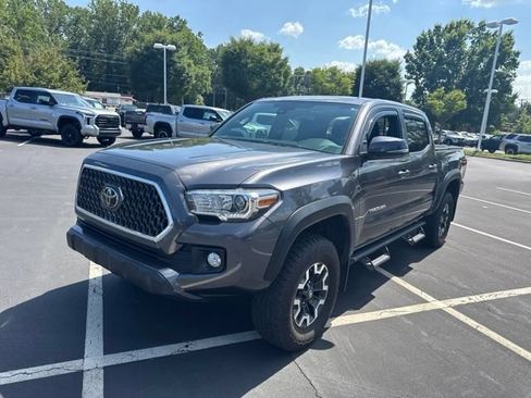 Used 2018 Toyota Tacoma TRD Off-Road AWD/4WD image 9