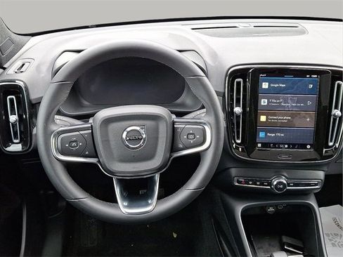 Certified 2023 Volvo C40 P8 Recharge Ultimate w/ Protection Package Premier image 12