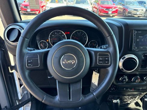Used 2018 Jeep Wrangler Unlimited Sahara AWD/4WD image 17